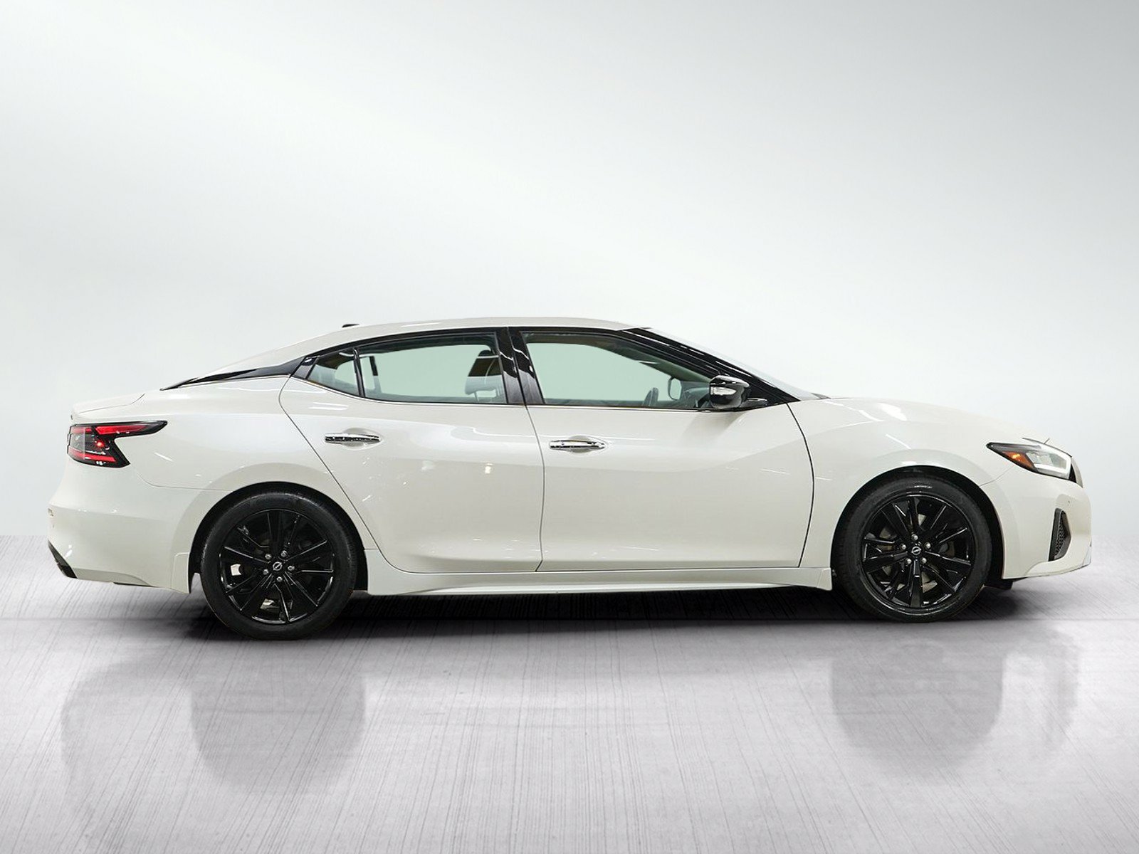 Used 2023 Nissan Maxima SL FWD image 6