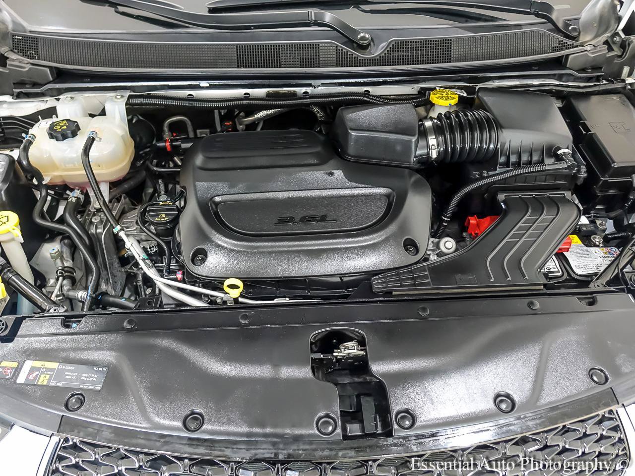 Used 2024 Chrysler Pacifica Touring-L FWD image 33