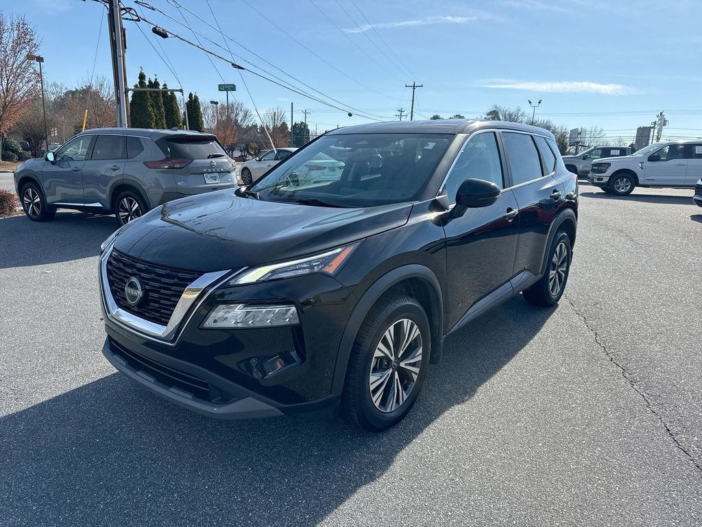 Used 2023 Nissan Rogue SV image 3