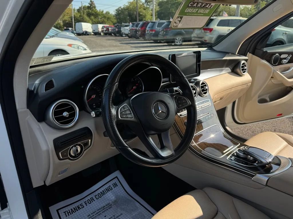 Used 2017 Mercedes-Benz GLC 300 4MATIC image 18