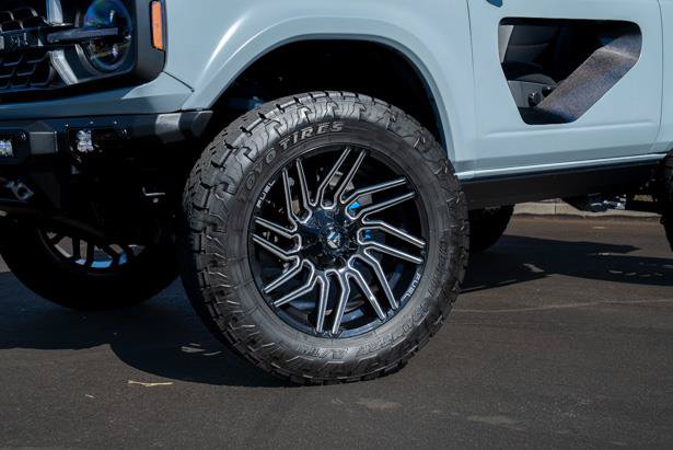Used 2023 Ford Bronco 2-Door w/ Sasquatch Package AWD/4WD image 2
