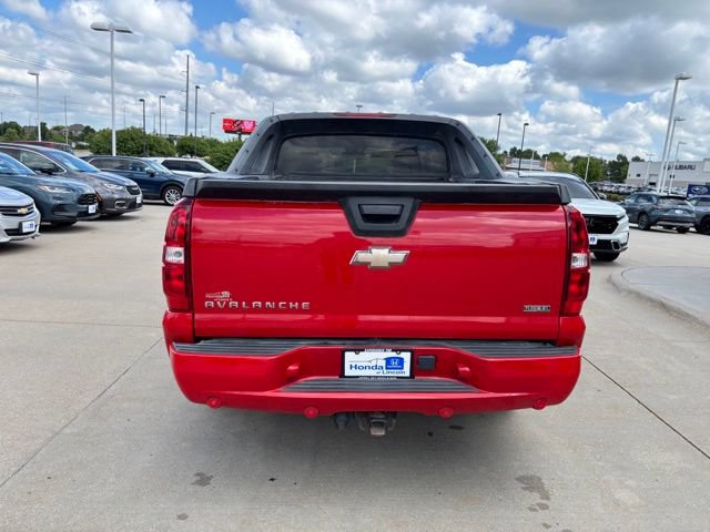Used 2010 Chevrolet Avalanche LT w/ Luxury Package AWD/4WD image 6