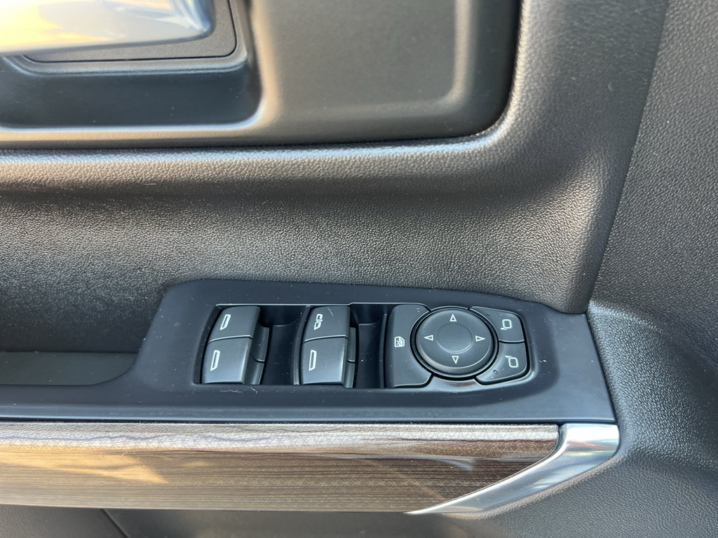 Used 2020 Chevrolet Silverado 1500 LT w/ All-Star Edition AWD/4WD image 19