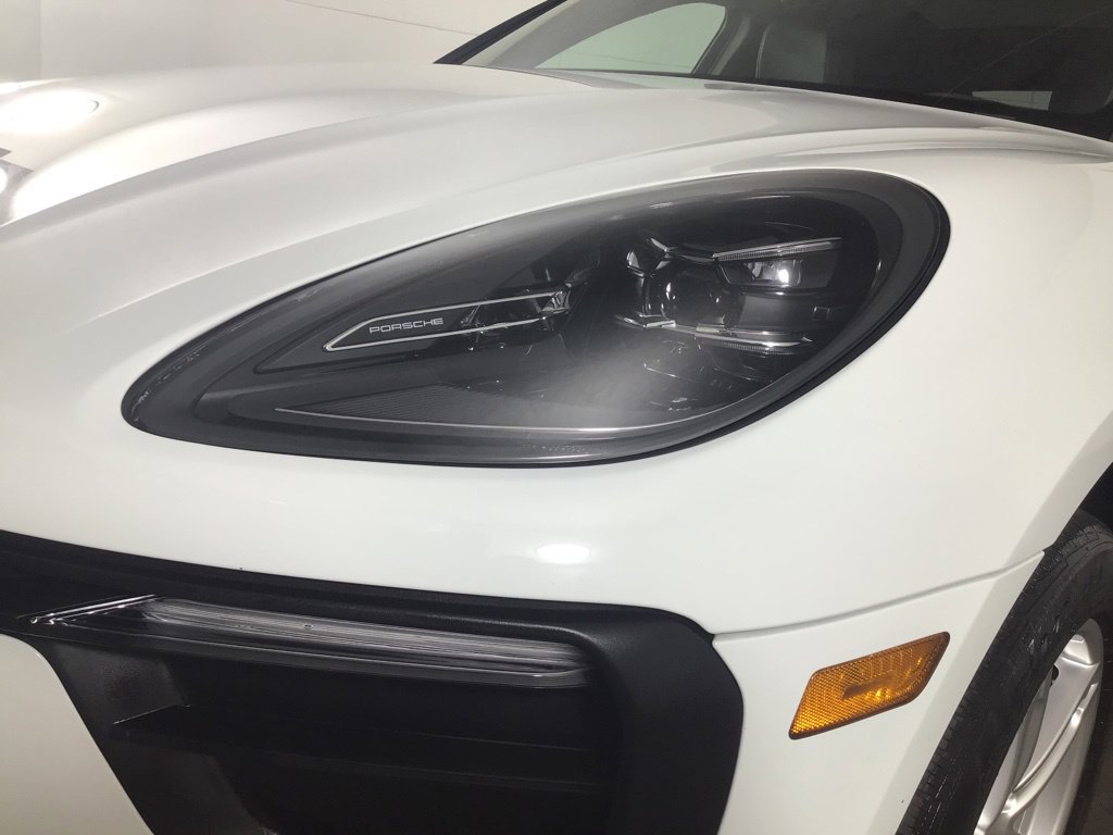 Certified 2023 Porsche Macan Turbo AWD/4WD image 15