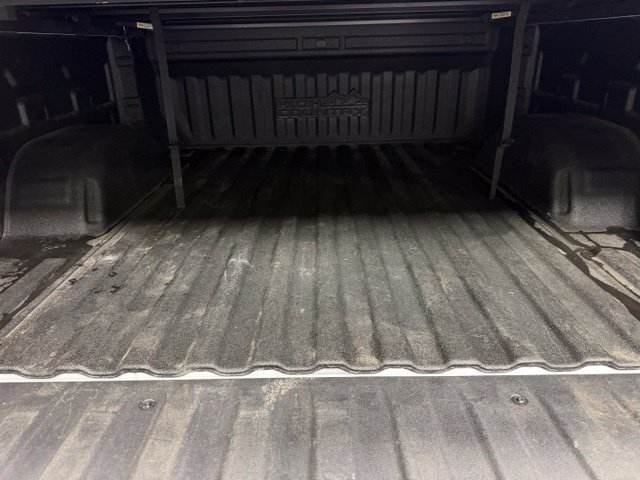 Used 2019 Chevrolet Silverado 1500 High Country w/ Technology Package AWD/4WD image 11