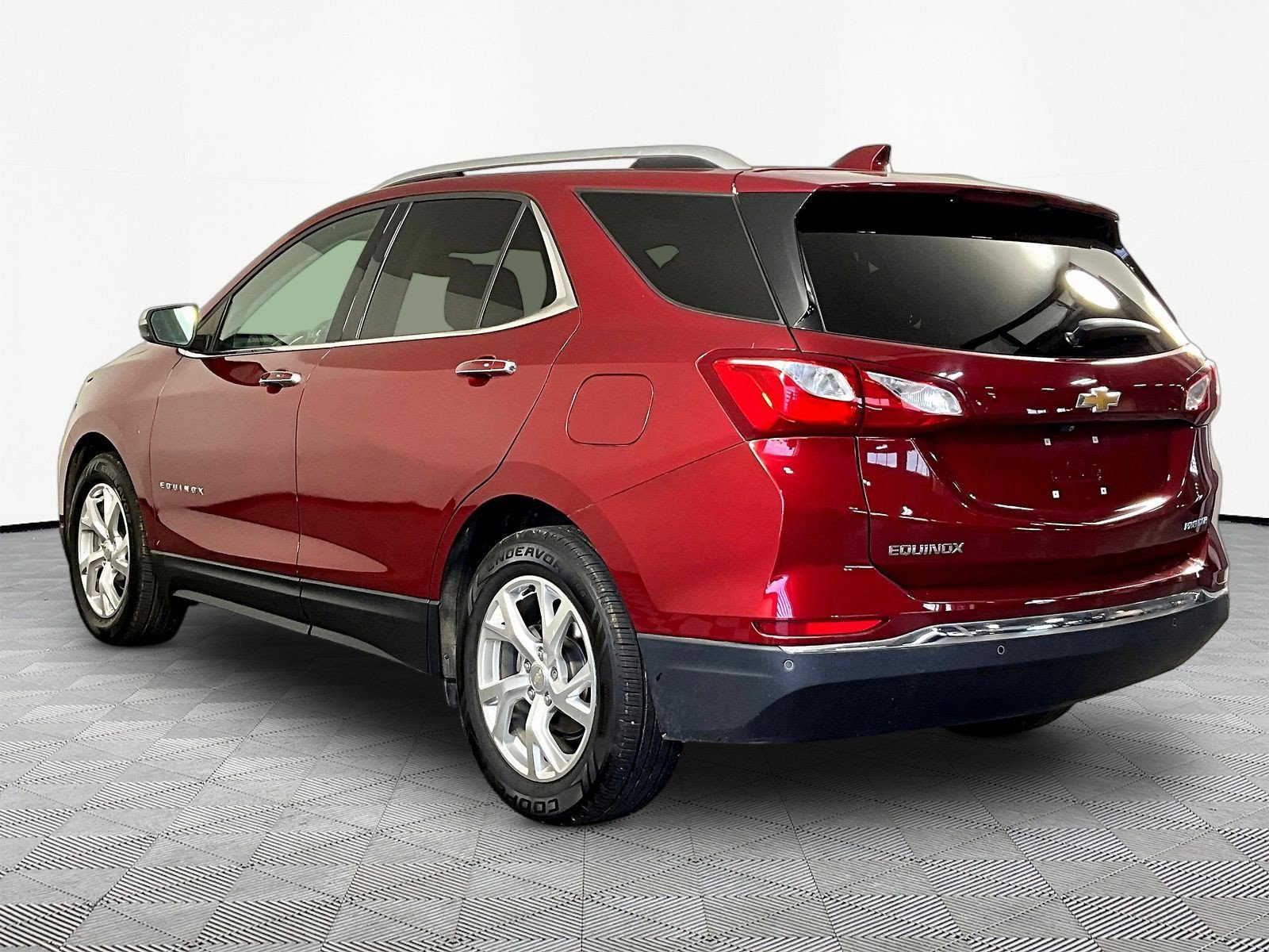 Used 2019 Chevrolet Equinox Premier FWD image 4