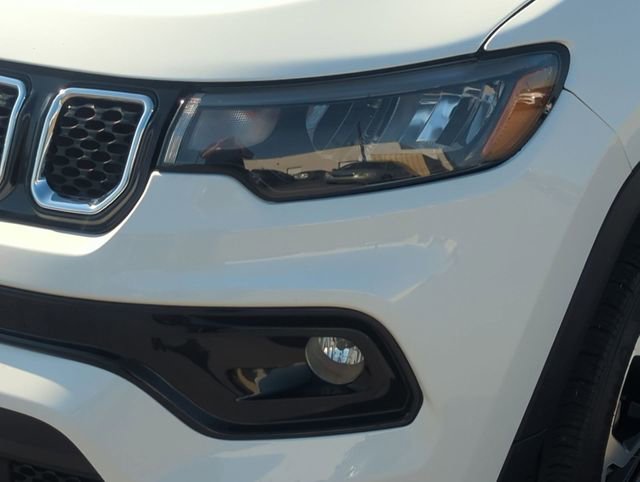 Used 2024 Jeep Compass Limited image 9