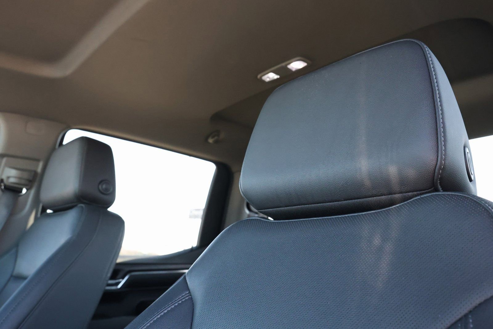 Used 2024 GMC Sierra 1500 SLT w/ X31 Off-Road Package image 15