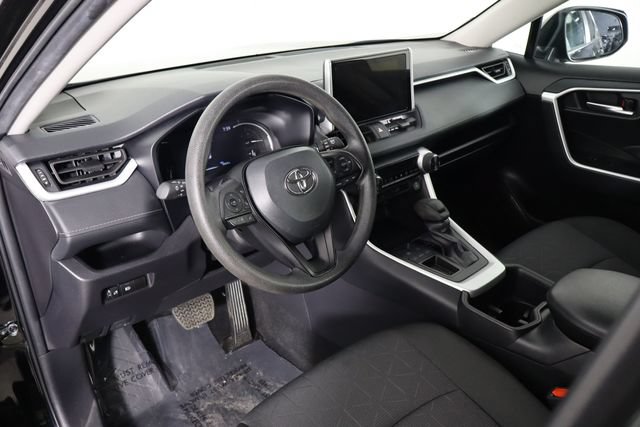 Used 2025 Toyota RAV4 XLE FWD image 23