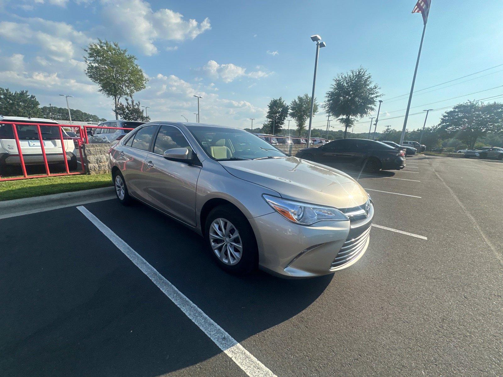 Used 2017 Toyota Camry LE FWD image 10