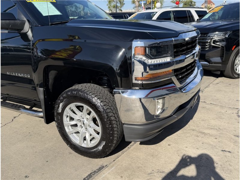 Used 2018 Chevrolet Silverado 1500 LT w/ All Star Edition RWD image 8