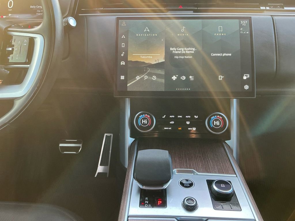 Used 2023 Land Rover Range Rover Long Wheelbase SE image 20