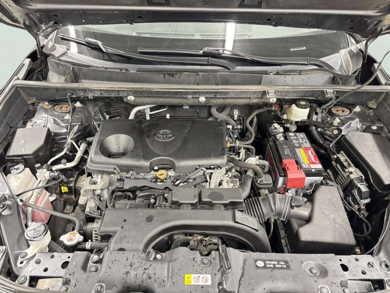 Used 2021 Toyota RAV4 XLE image 9