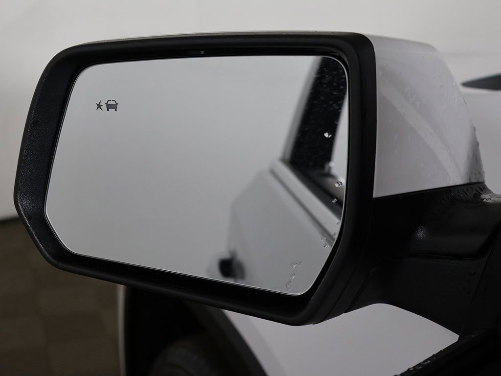 Used 2024 Chevrolet Traverse LT image 34