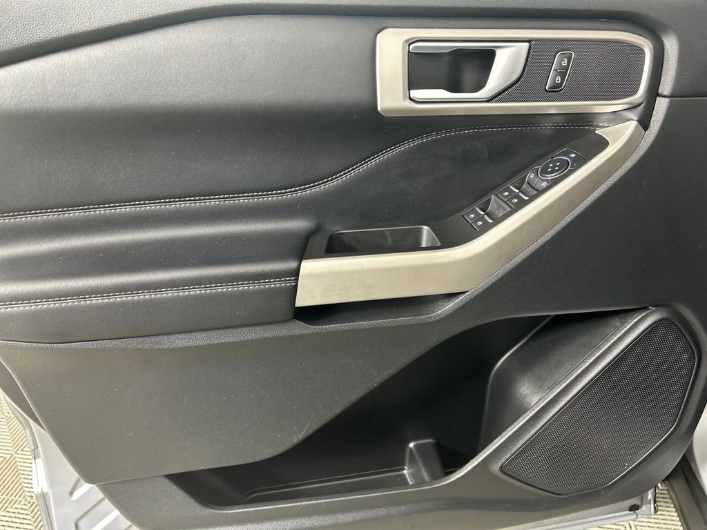 Used 2023 Ford Explorer XLT w/ Equipment Group 202A image 11