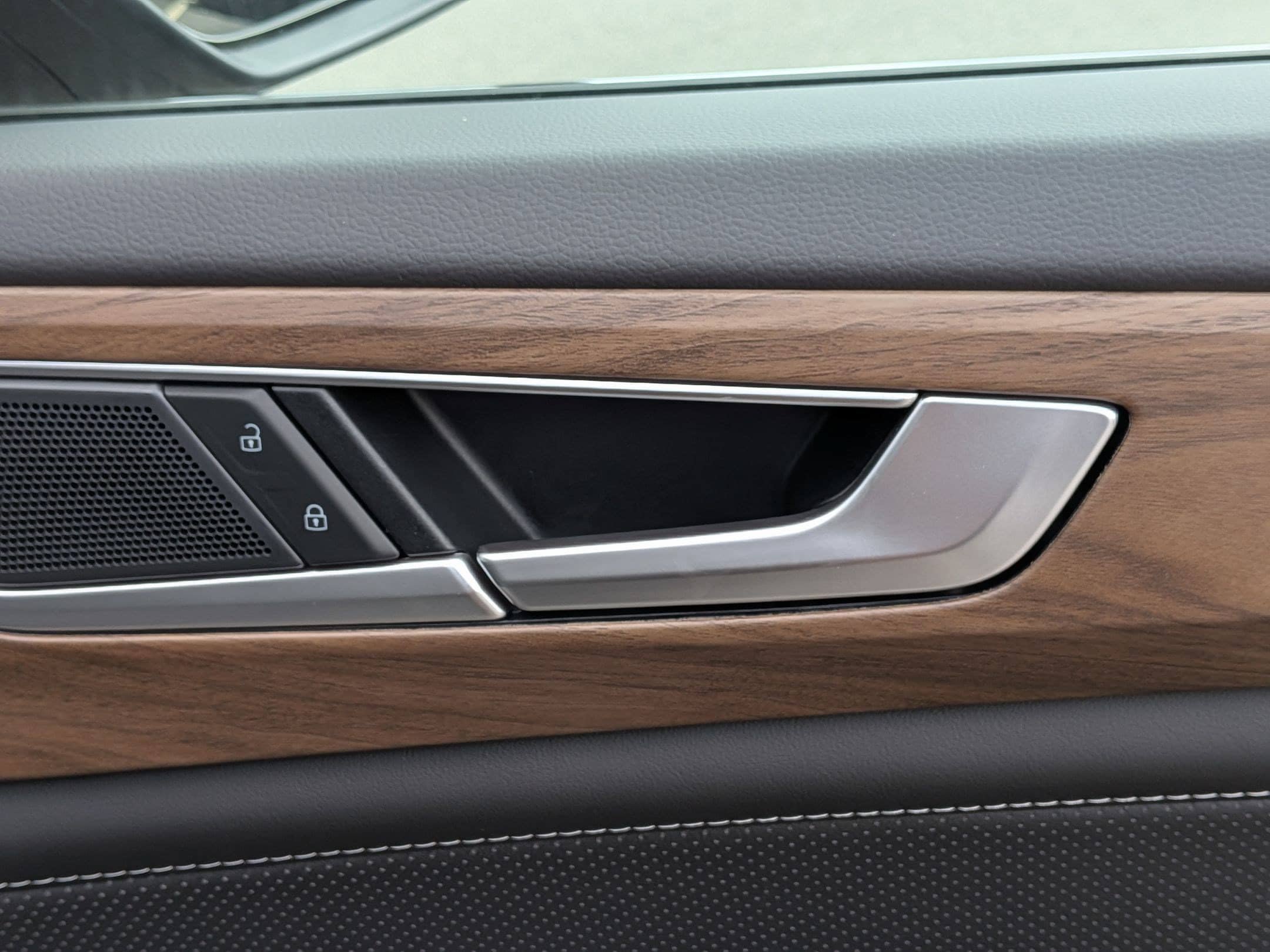 New 2026 Volkswagen Atlas SE FWD image 34