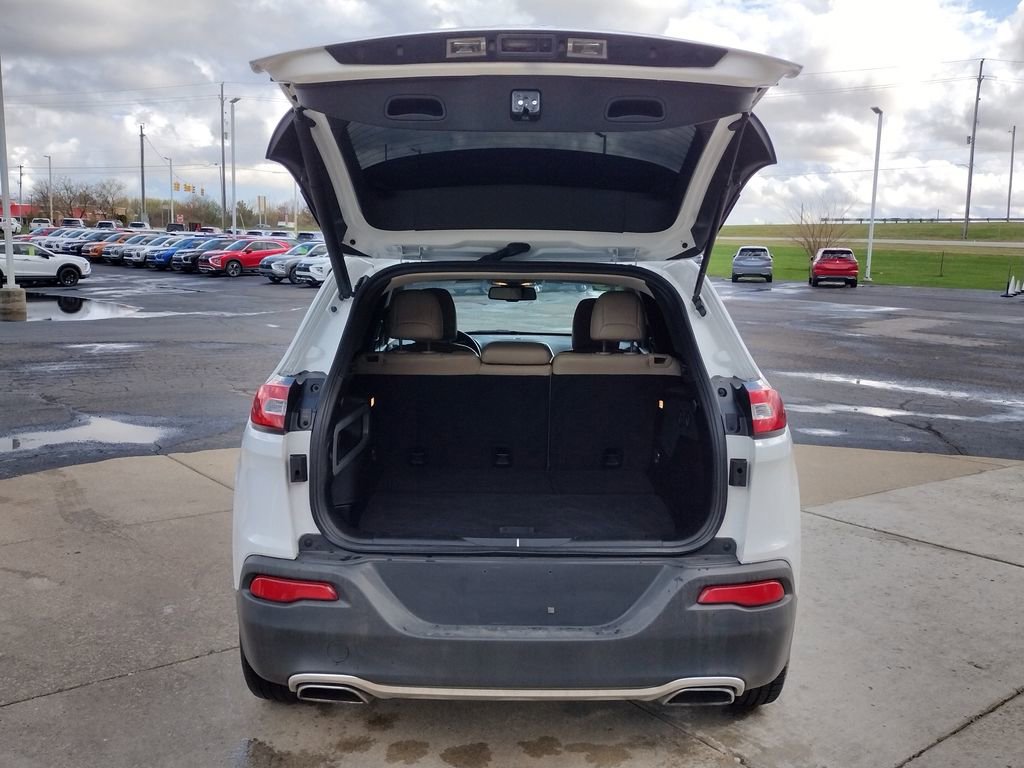 Used 2015 Jeep Cherokee Limited w/ Luxury Group image 14