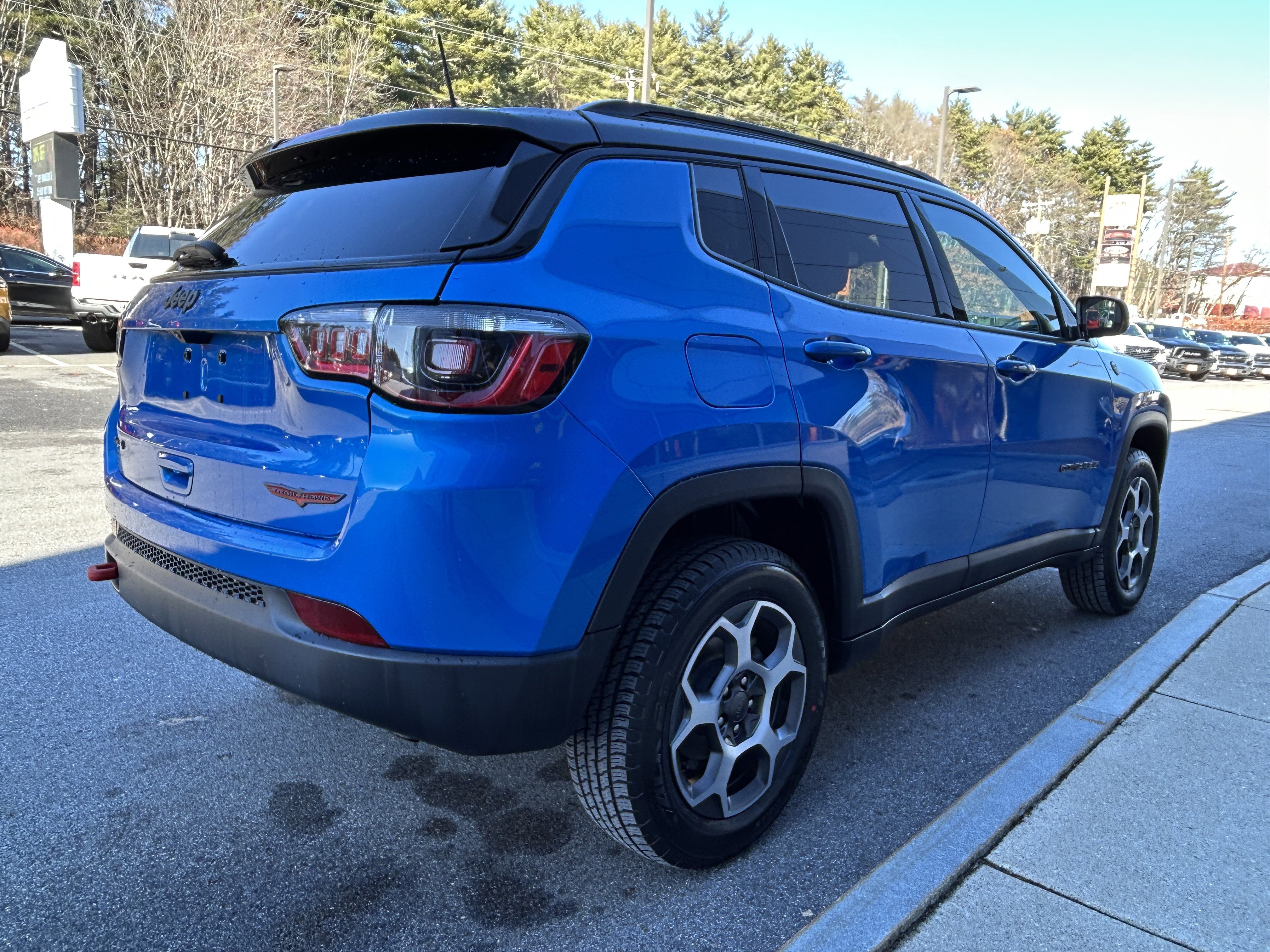 Certified 2022 Jeep Compass Trailhawk w/ Trailhawk Convenience Group AWD/4WD image 11