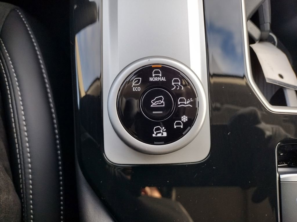 New 2026 Mitsubishi Outlander SE image 25