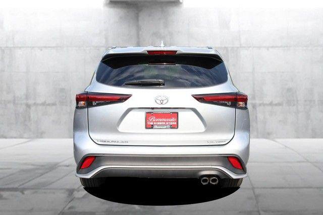 Used 2025 Toyota Highlander XSE AWD/4WD image 6