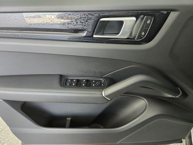Used 2023 Porsche Cayenne image 19
