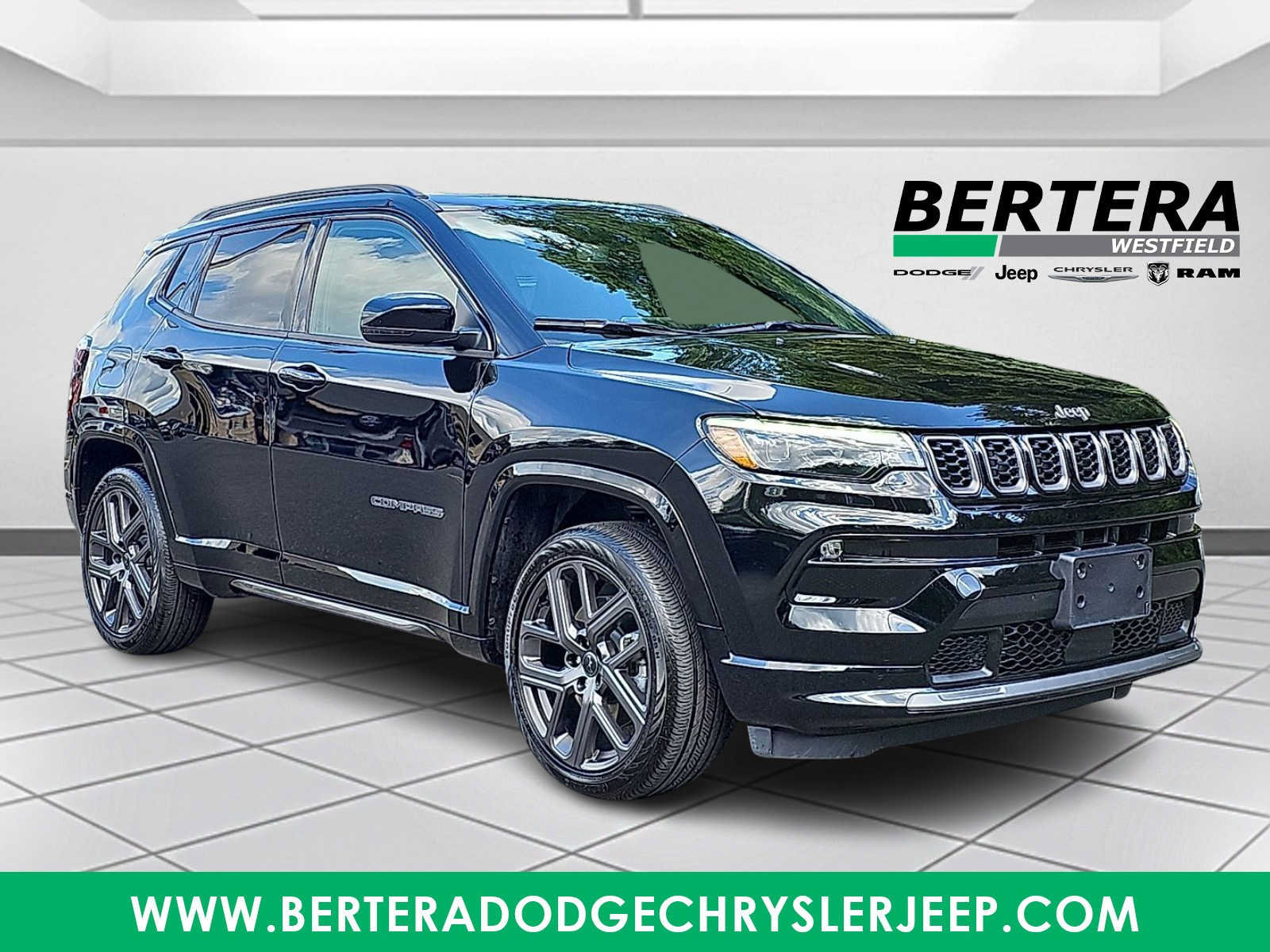 Used 2025 Jeep Compass Limited w/ High Altitude Package AWD/4WD image 1