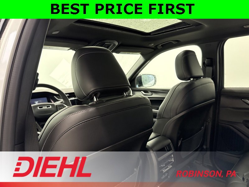 New 2025 Jeep Grand Cherokee Altitude image 18