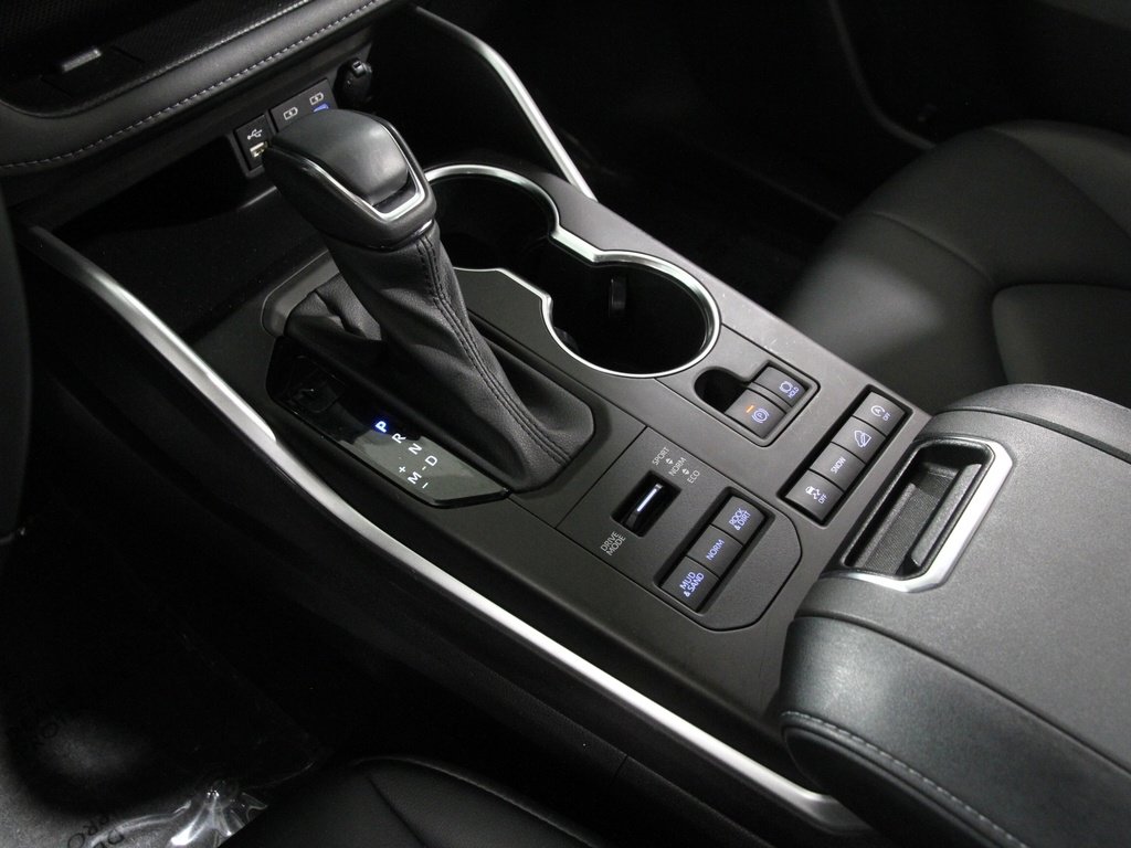 Used 2022 Toyota Highlander XLE image 14