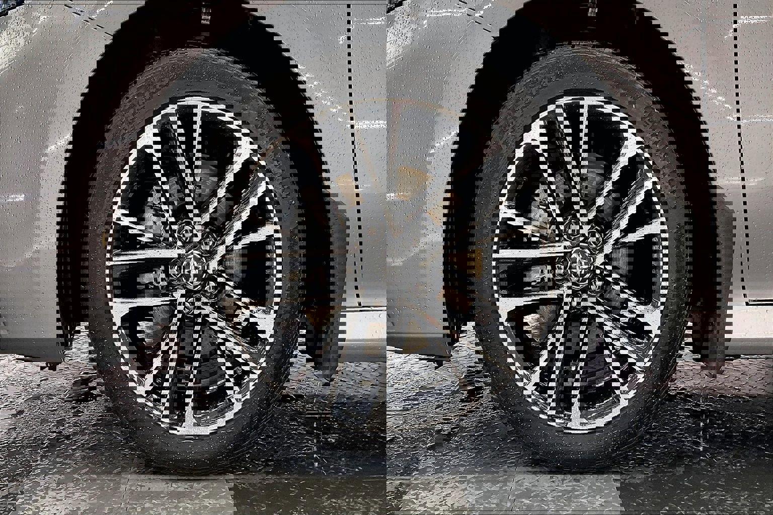 Used 2025 Toyota Camry XLE image 8