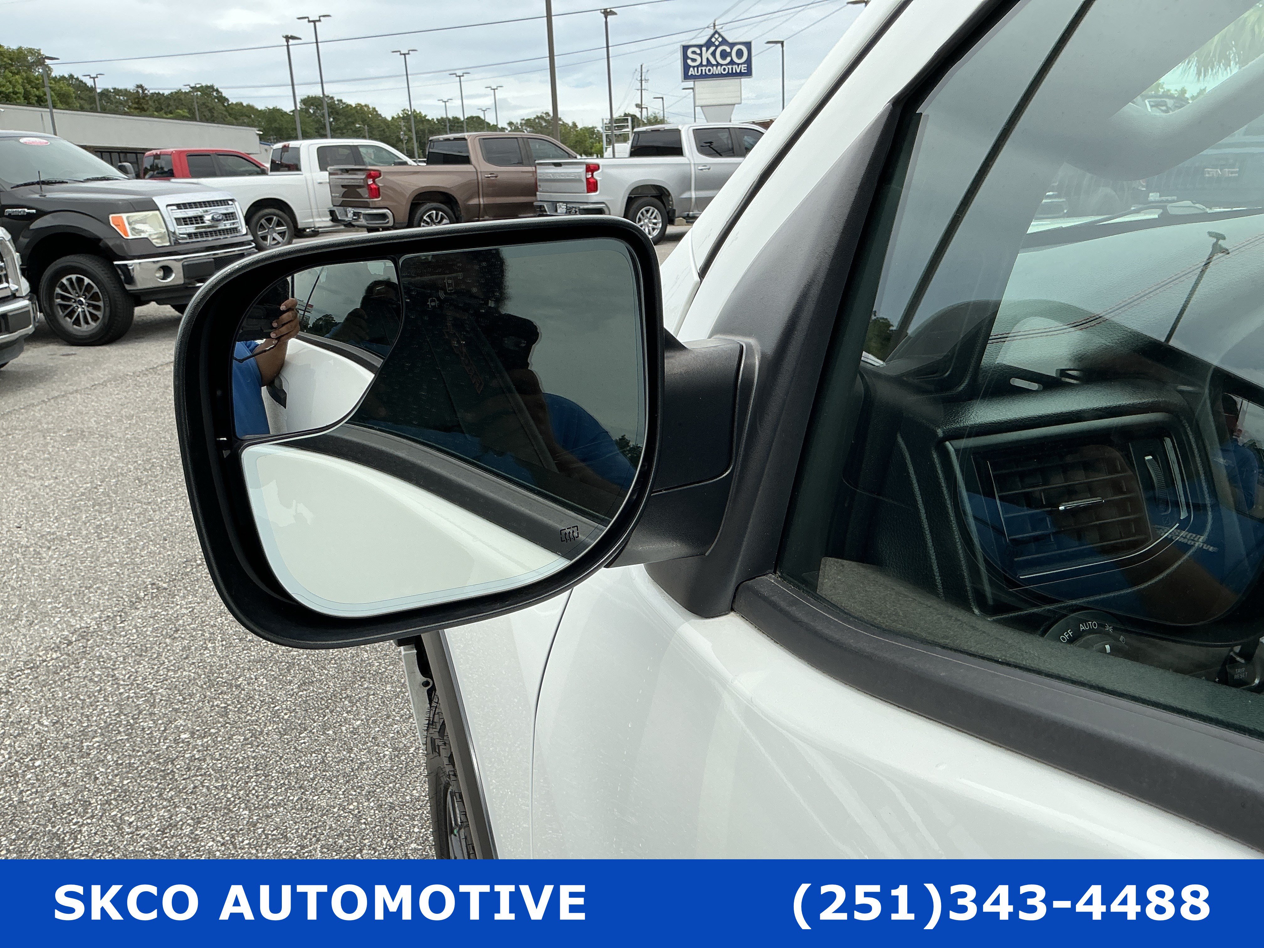 Used 2020 Nissan Titan PRO-4X w/ Pro-4x Convenience Package AWD/4WD image 11