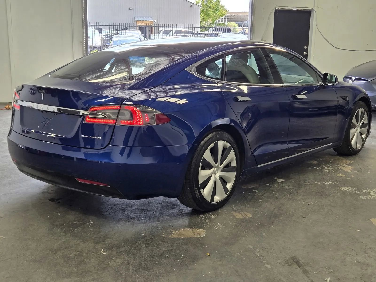 Used 2020 Tesla Model S Long Range AWD/4WD image 4
