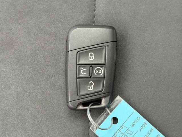 Used 2023 Volkswagen Taos SE w/ Panoramic Sunroof Package AWD/4WD image 30