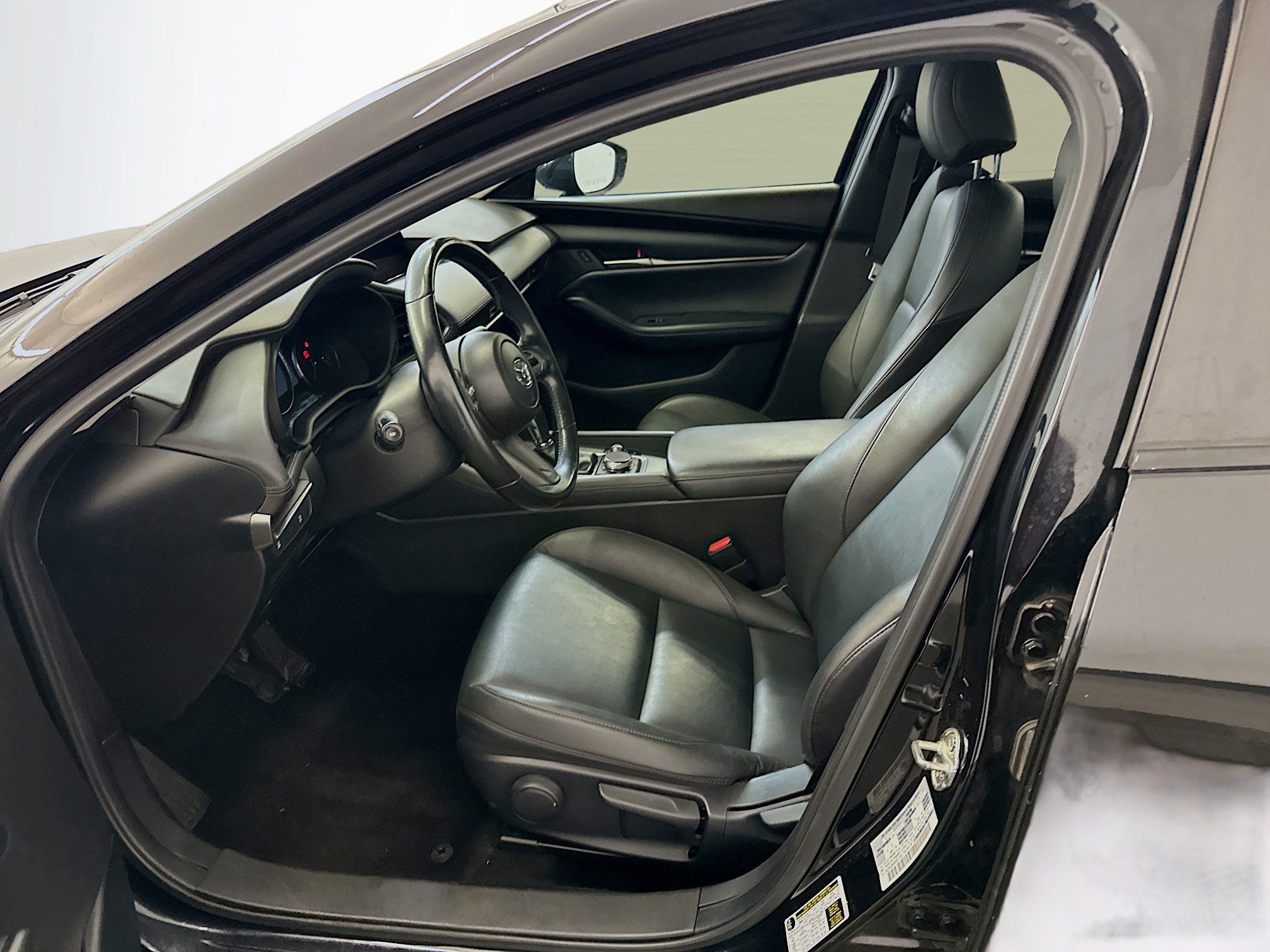 Used 2023 MAZDA MAZDA3 s image 13