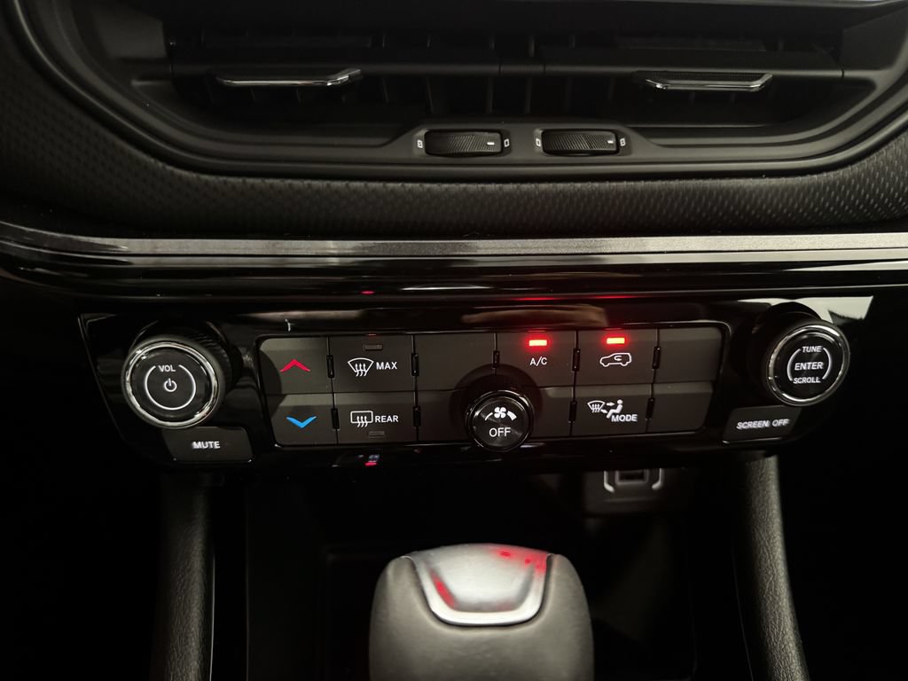 New 2026 Jeep Compass Latitude AWD/4WD image 31