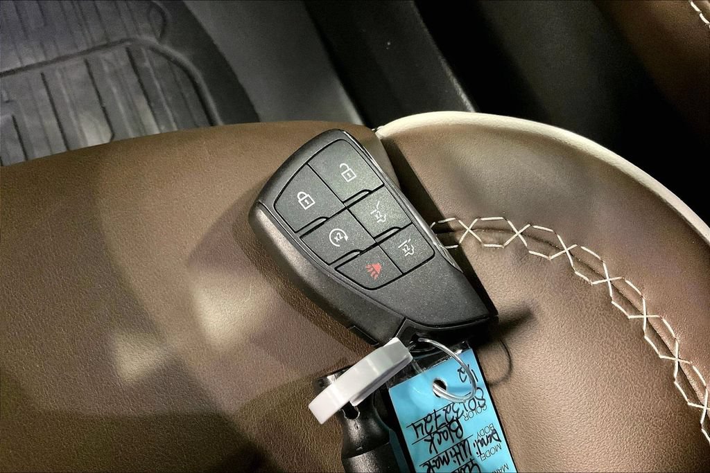 Used 2025 GMC Yukon Denali Ultimate AWD/4WD image 12