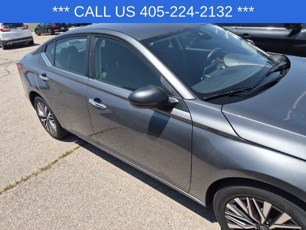 Used 2025 Nissan Altima 2.5 SV FWD image 17