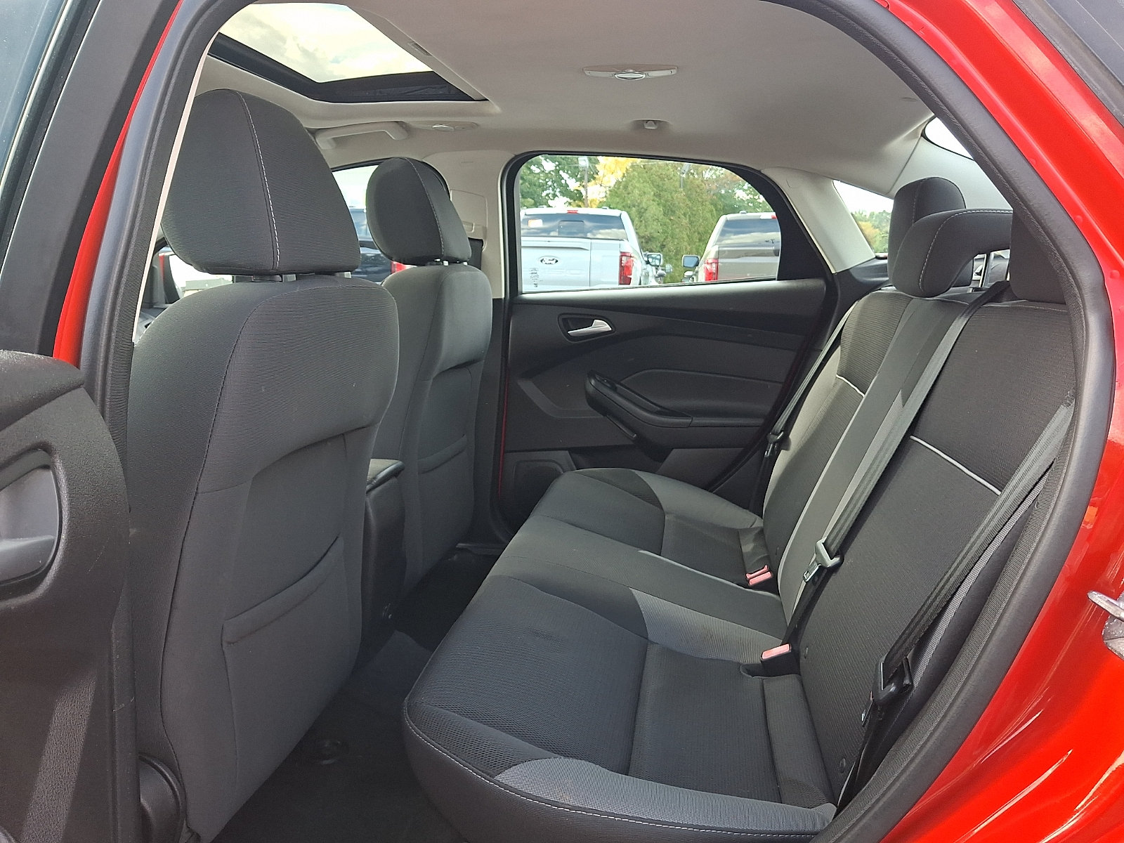 Used 2014 Ford Focus SE FWD image 11