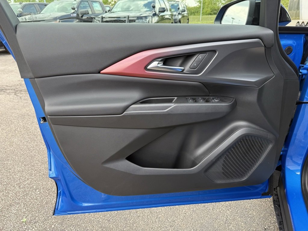 New 2025 Chevrolet Equinox EV RS image 9