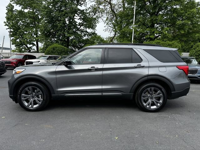 Used 2023 Ford Explorer XLT w/ Equipment Group 202A AWD/4WD image 8