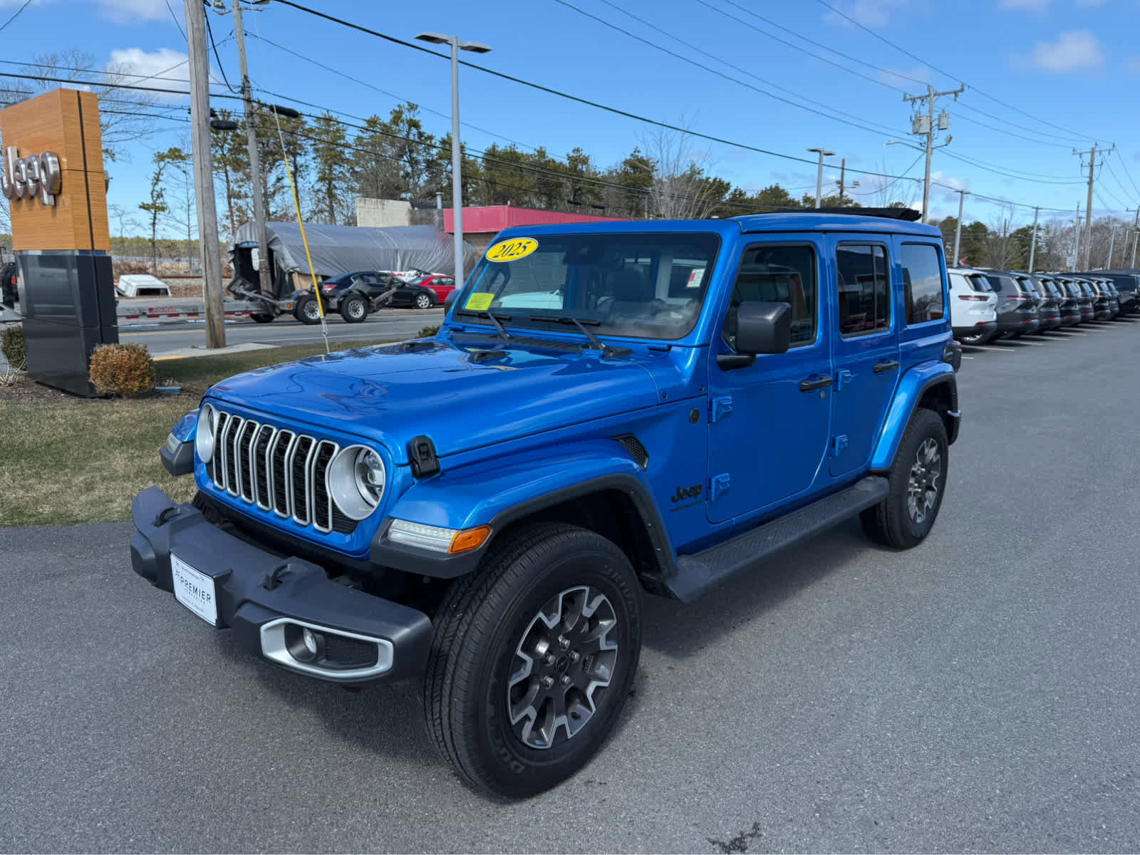 Used 2025 Jeep Wrangler Sahara w/ Safety Group image 7