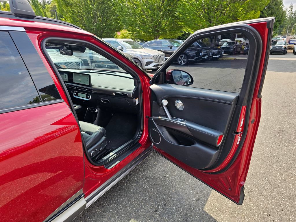 Certified 2023 Genesis GV60 Advanced AWD/4WD image 28