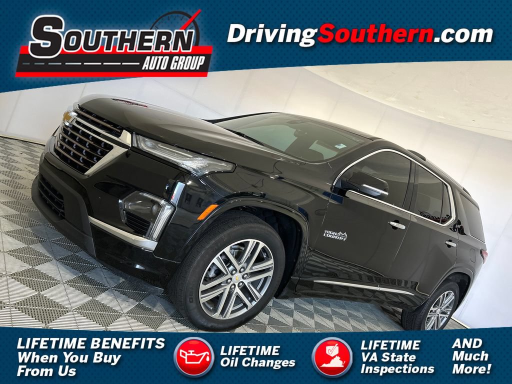 Used 2023 Chevrolet Traverse High Country FWD image 1