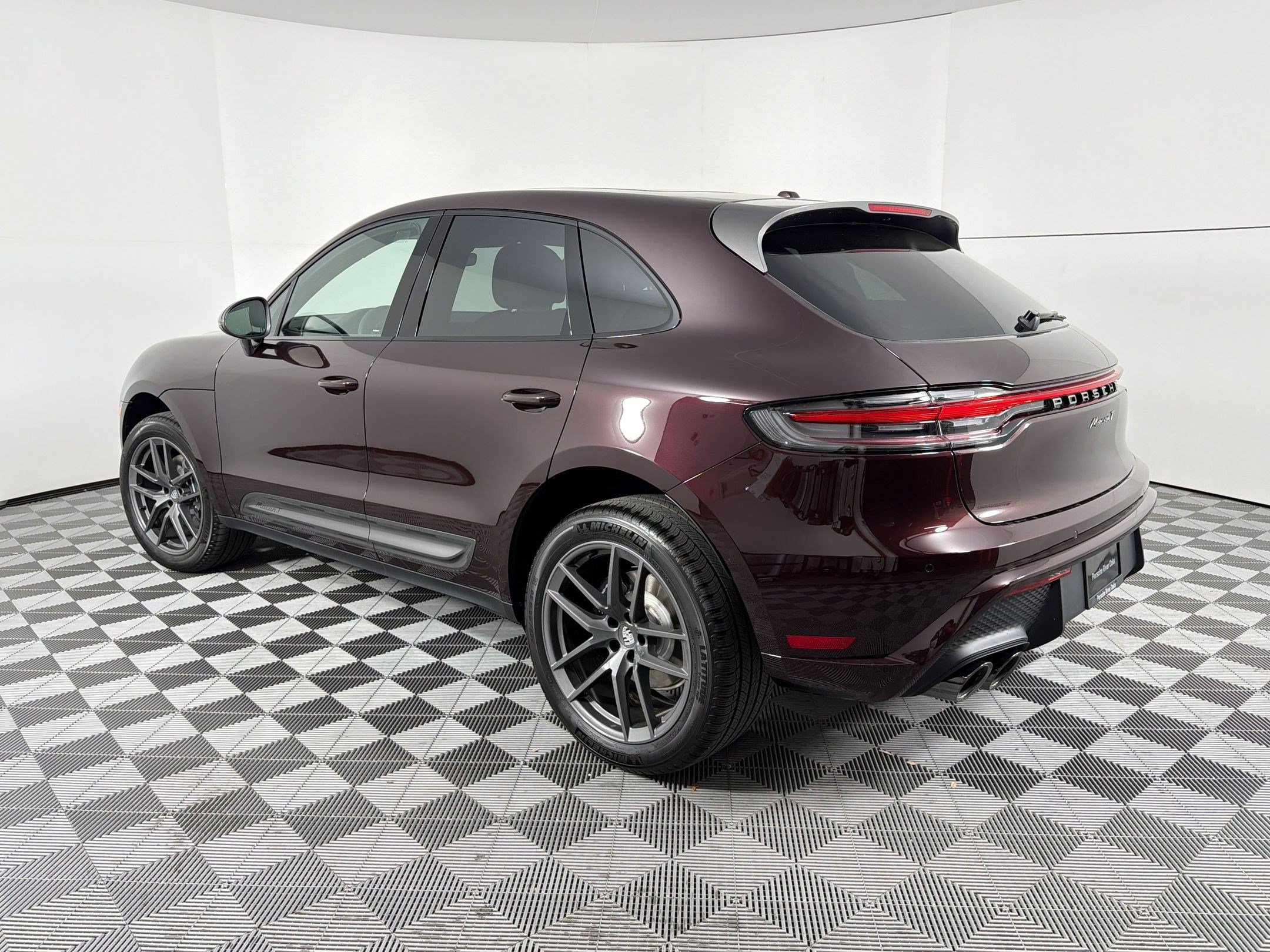 Used 2026 Porsche Macan Turbo AWD/4WD image 3