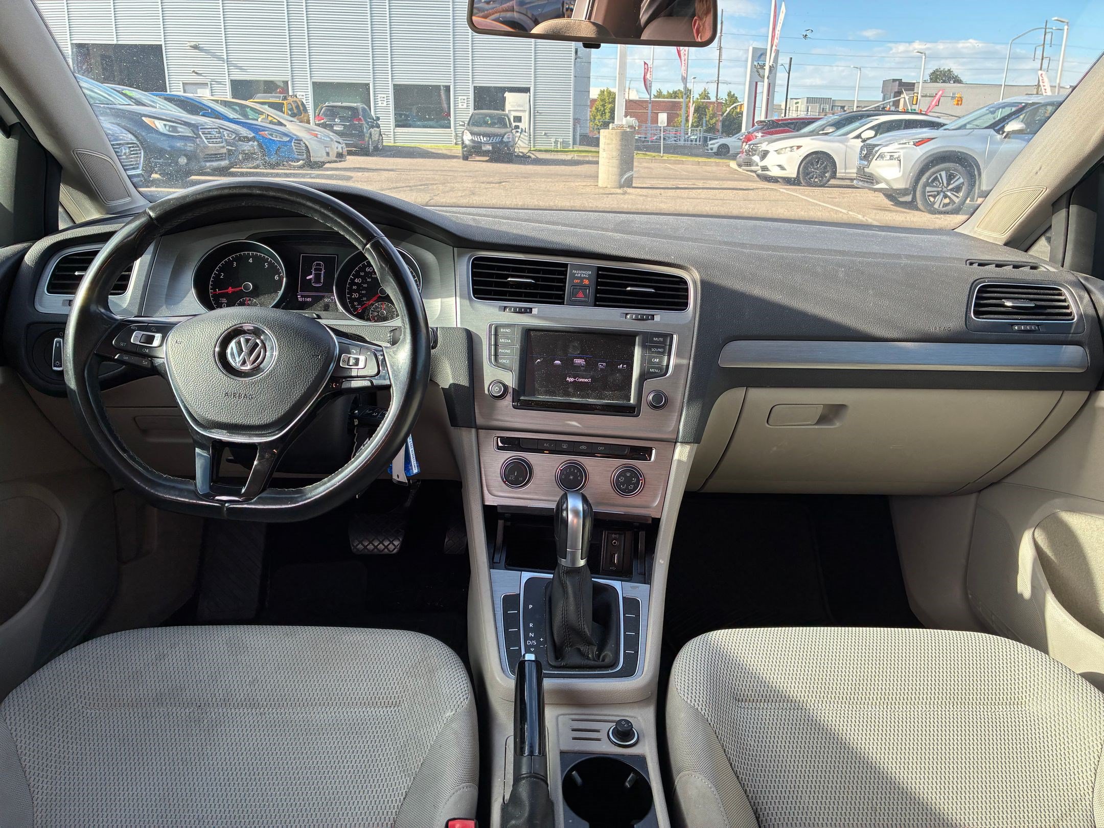 Used 2017 Volkswagen Golf S FWD image 26