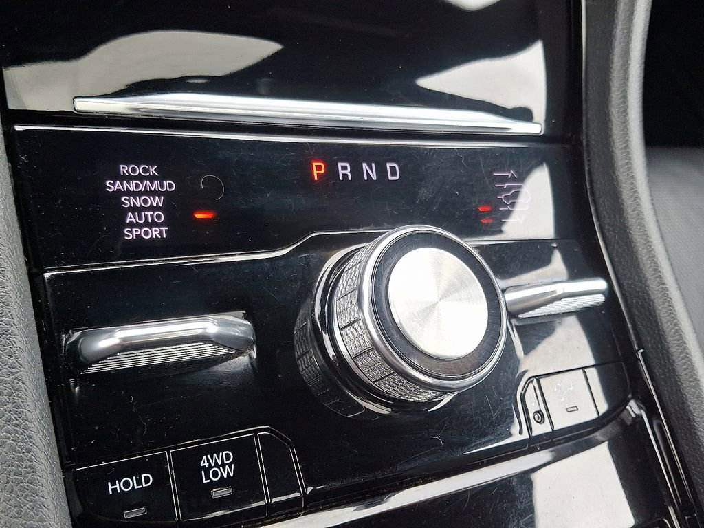 Used 2023 Jeep Grand Cherokee L Summit w/ Advanced Protech Group IV AWD/4WD image 18