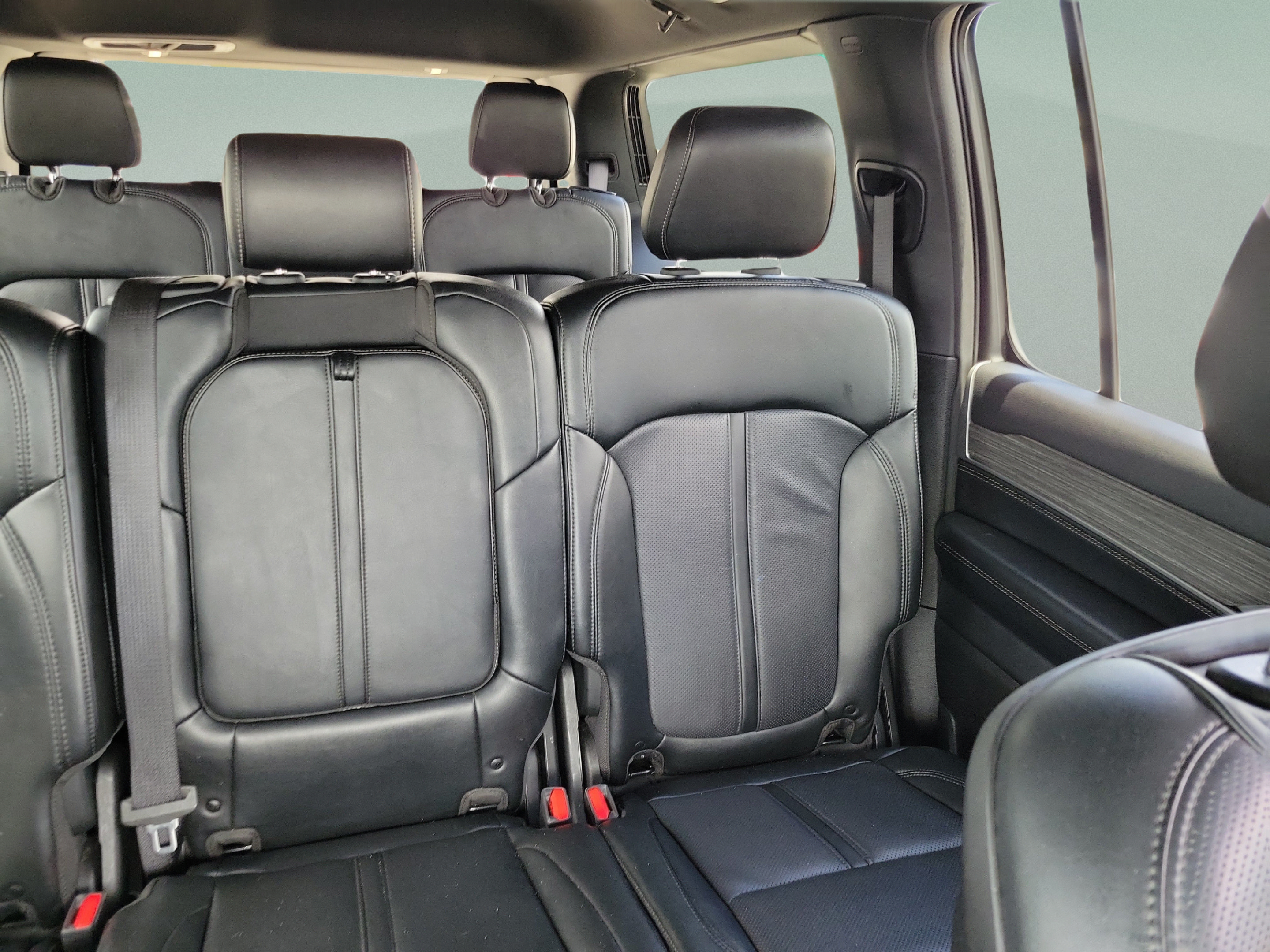 Used 2024 Jeep Wagoneer Series II w/ Flexible Seating Group RWD image 10