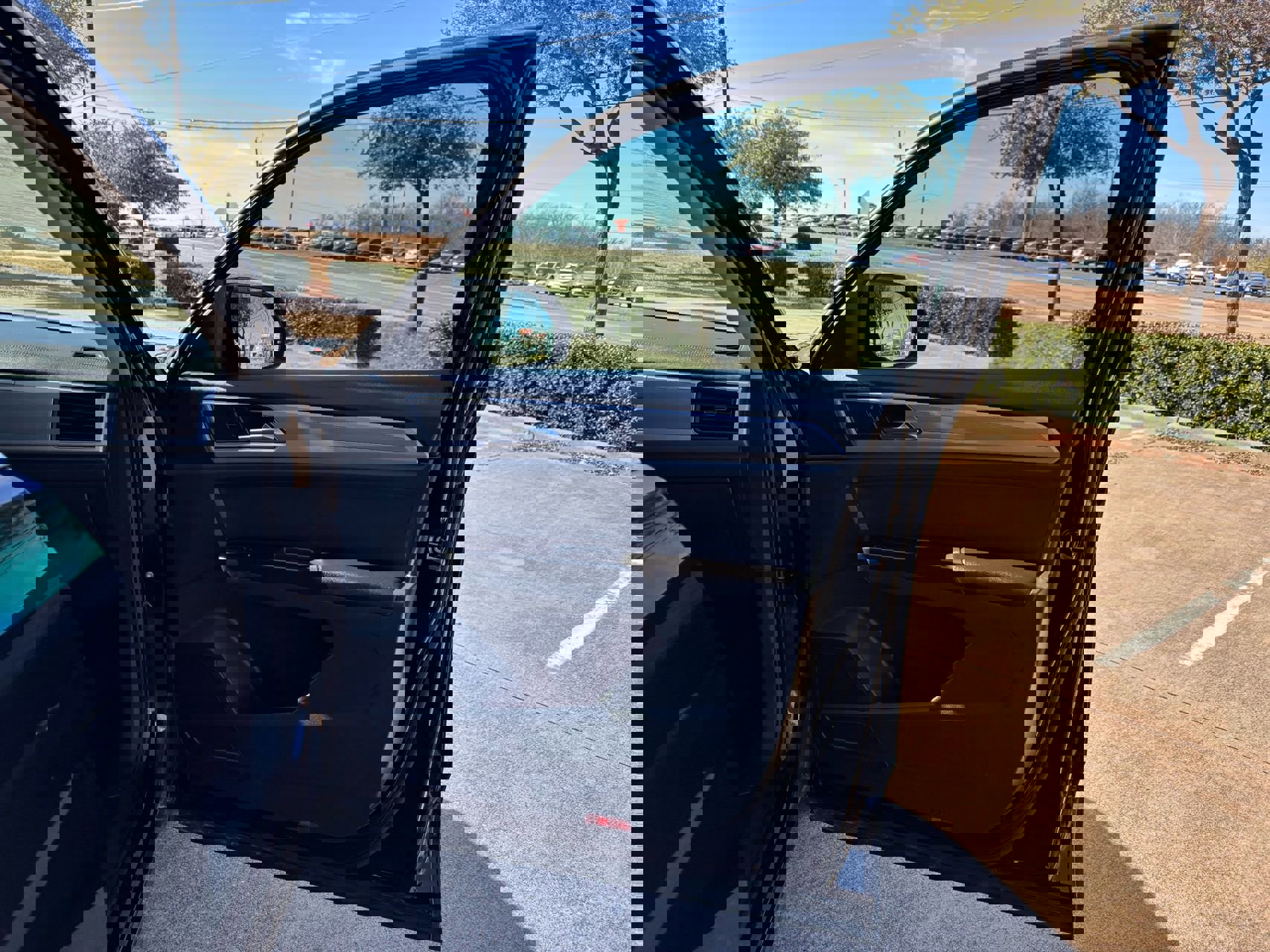 Used 2018 Volkswagen Atlas Launch Edition image 16