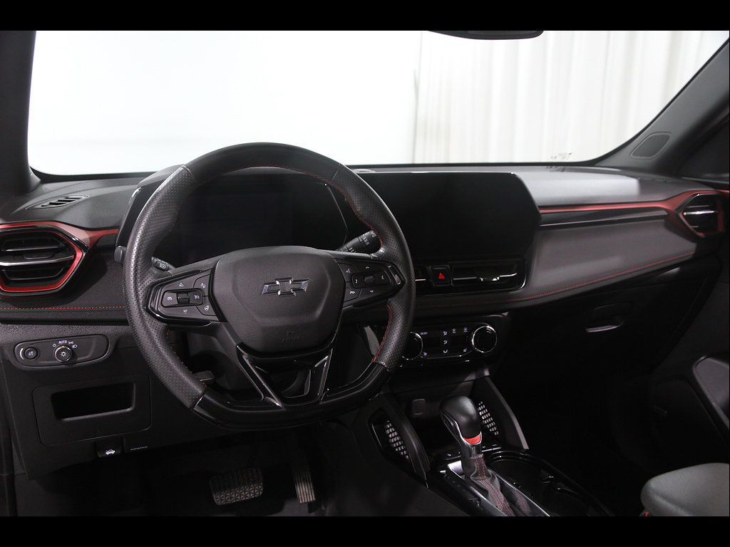 Used 2025 Chevrolet TrailBlazer RS w/ Convenience Package AWD/4WD image 6