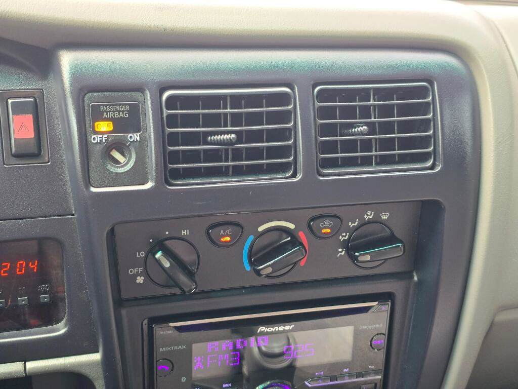 Used 2003 Toyota Tacoma 2WD Xtracab w/ SR5 Pkg image 21