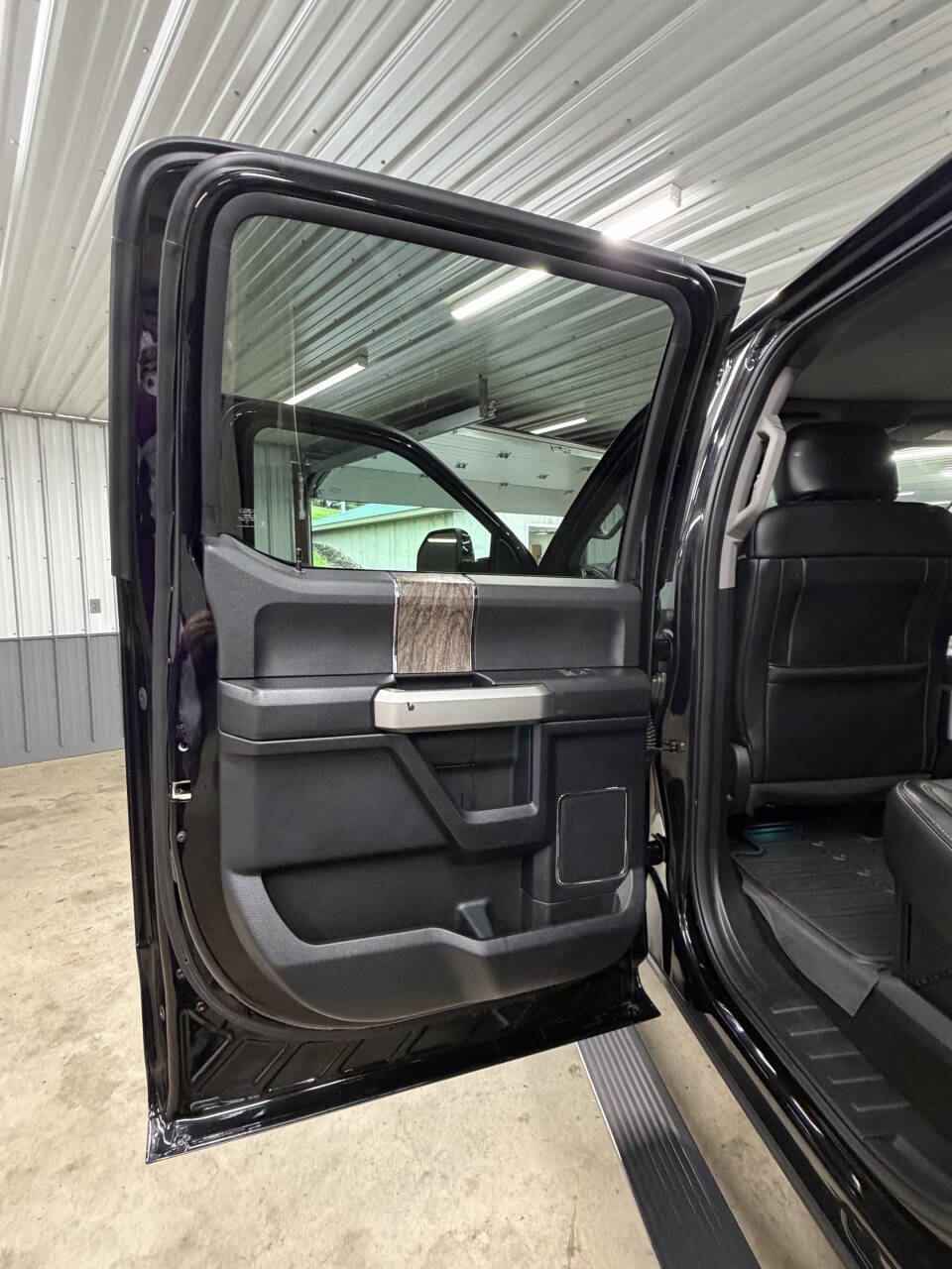 Used 2017 Ford F350 Lariat w/ Lariat Ultimate Package AWD/4WD image 54